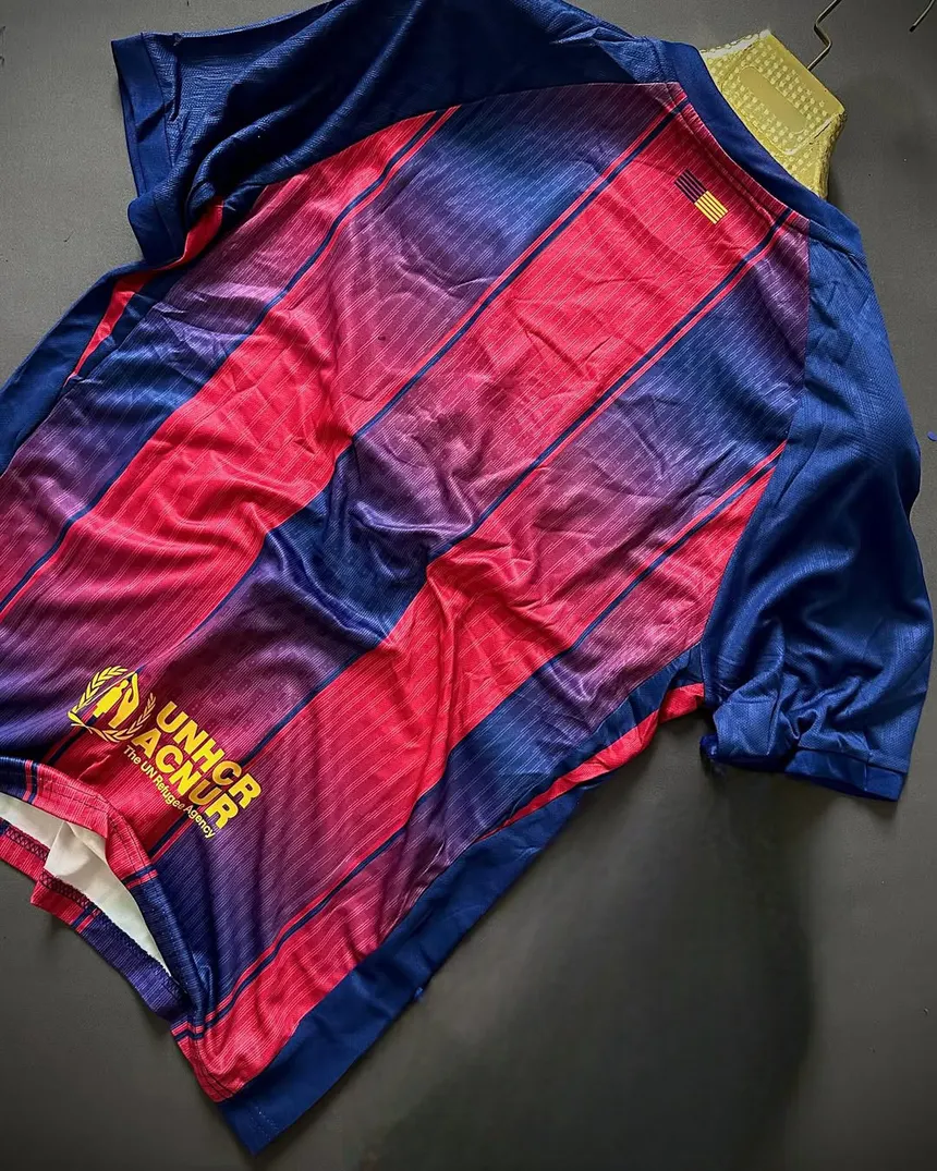 Player Version 25/26 Barcelona Home football jersey - full kit view
