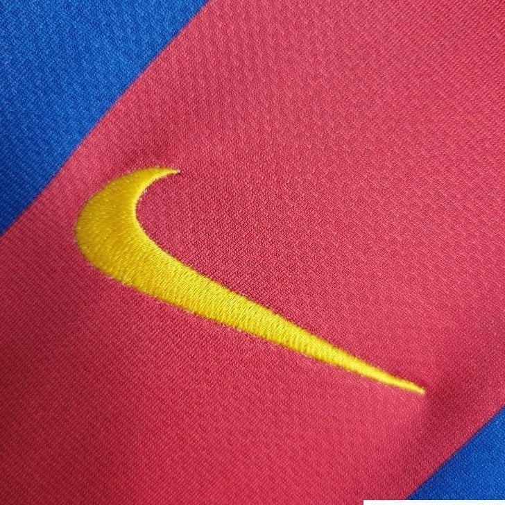 Barcelona 2010/11 Champions League Jersey - view 4