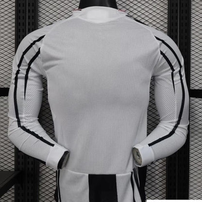 Juventus 2025/26 Home Football Jersey - view 4
