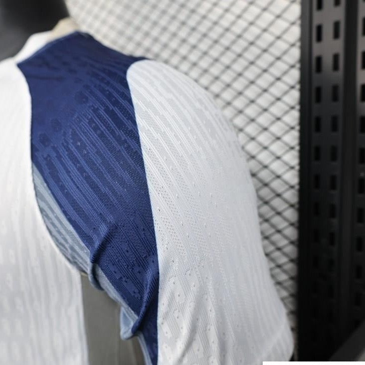 Tottenham 2025/26 Home Football Jersey - view 8